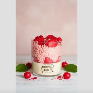 Valentine Macaron Candle - McIntosh Apple